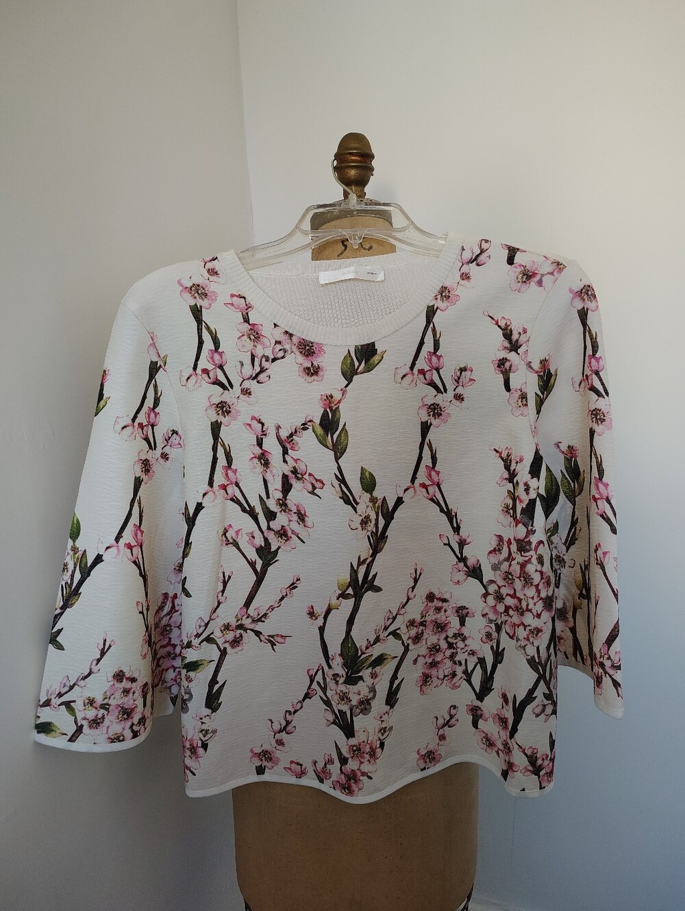 Source Unknown White Top with Pink Floral Print